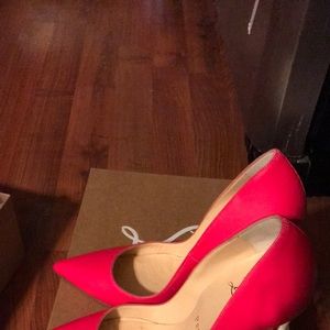 Red buttons